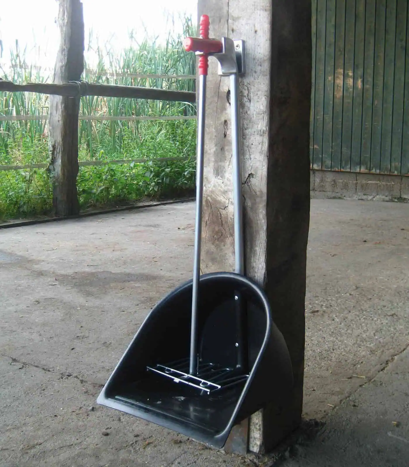 Holder for Manure Scoop, metal 